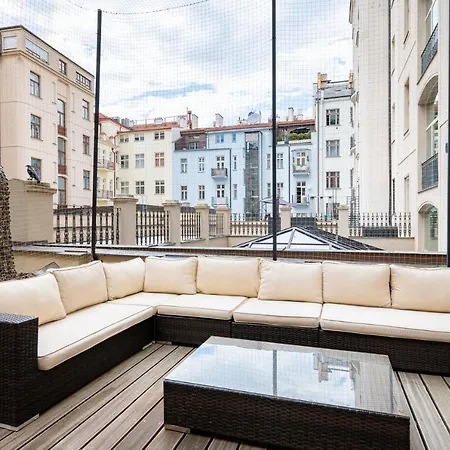פראג Elegant Paris Ave Apartment With A Terrace מראה חיצוני תמונה