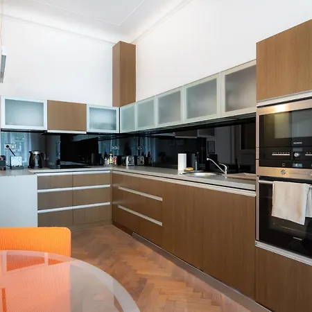 פראג Elegant Paris Ave Apartment With A Terrace מראה חיצוני תמונה